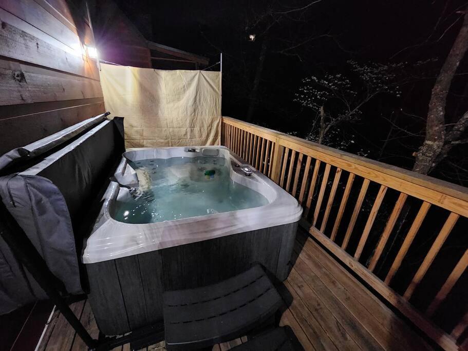 Dancing Bear Cabin- Relax & Enjoy! Sevierville Esterno foto