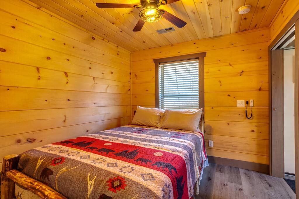 Dancing Bear Cabin- Relax & Enjoy! Sevierville Esterno foto