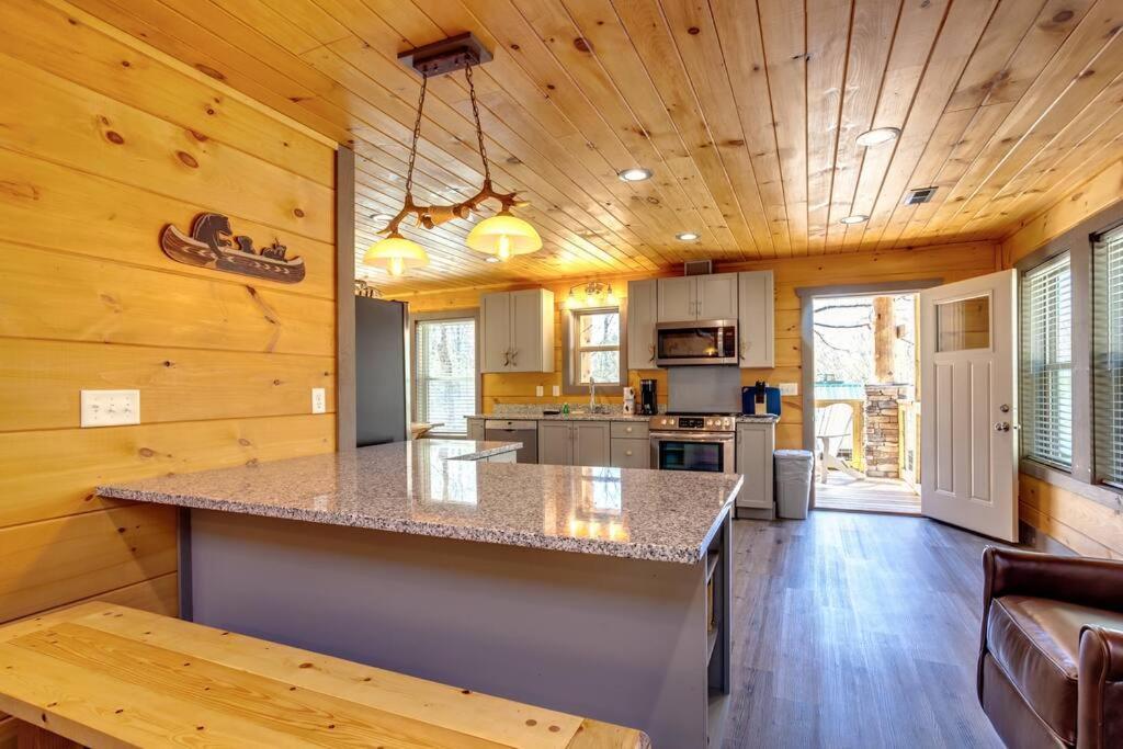 Dancing Bear Cabin- Relax & Enjoy! Sevierville Esterno foto