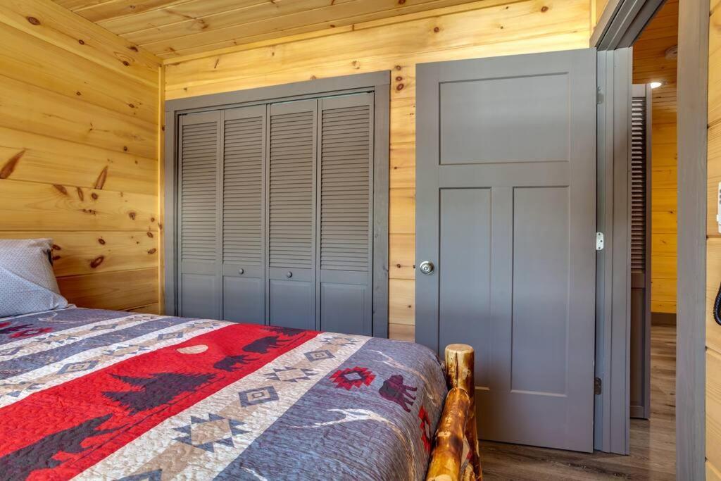 Dancing Bear Cabin- Relax & Enjoy! Sevierville Esterno foto
