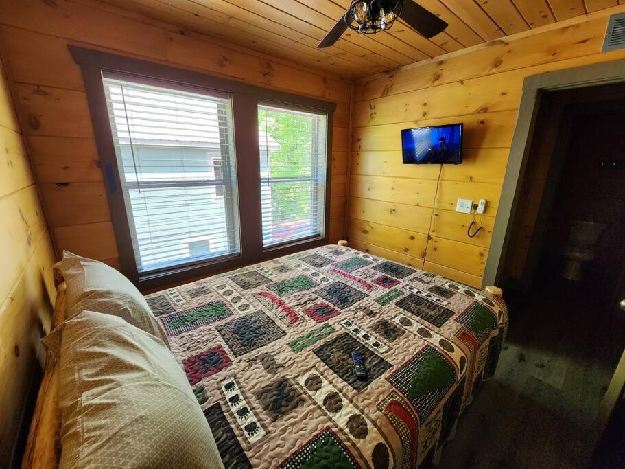 Dancing Bear Cabin- Relax & Enjoy! Sevierville Esterno foto